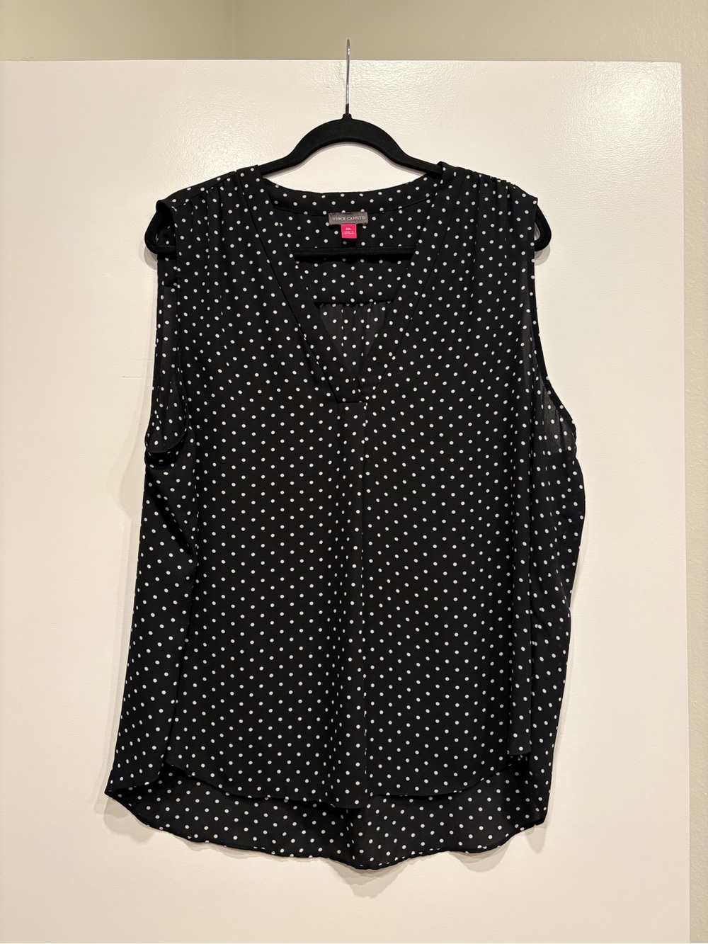 Vince Camuto V-Neck Polka Dot Sleeveless Blouse - XXL